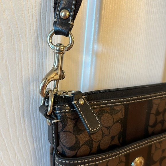 Brown Coach crossbody bag - Picture 6 of 8